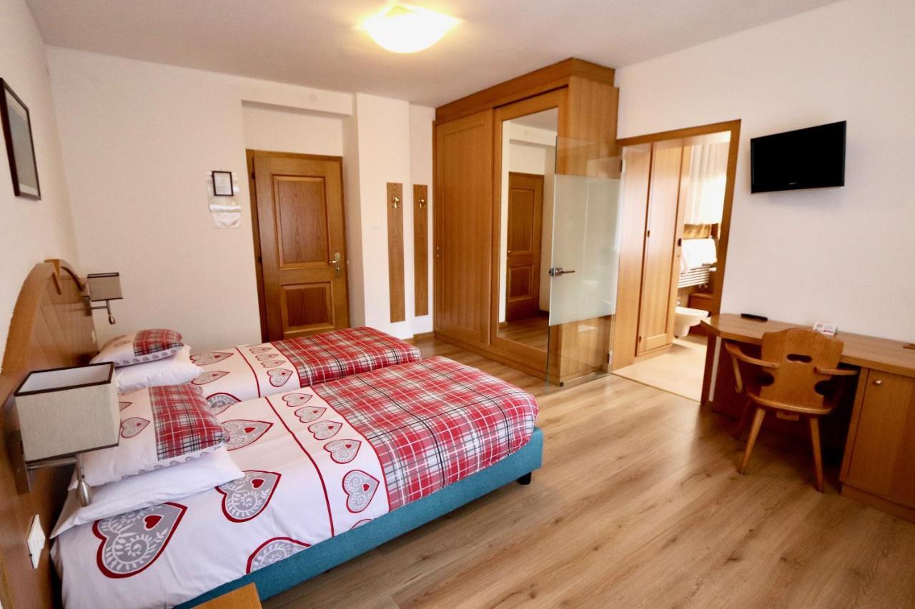 Hotel Pinzolo-Dolomiti Esterno foto