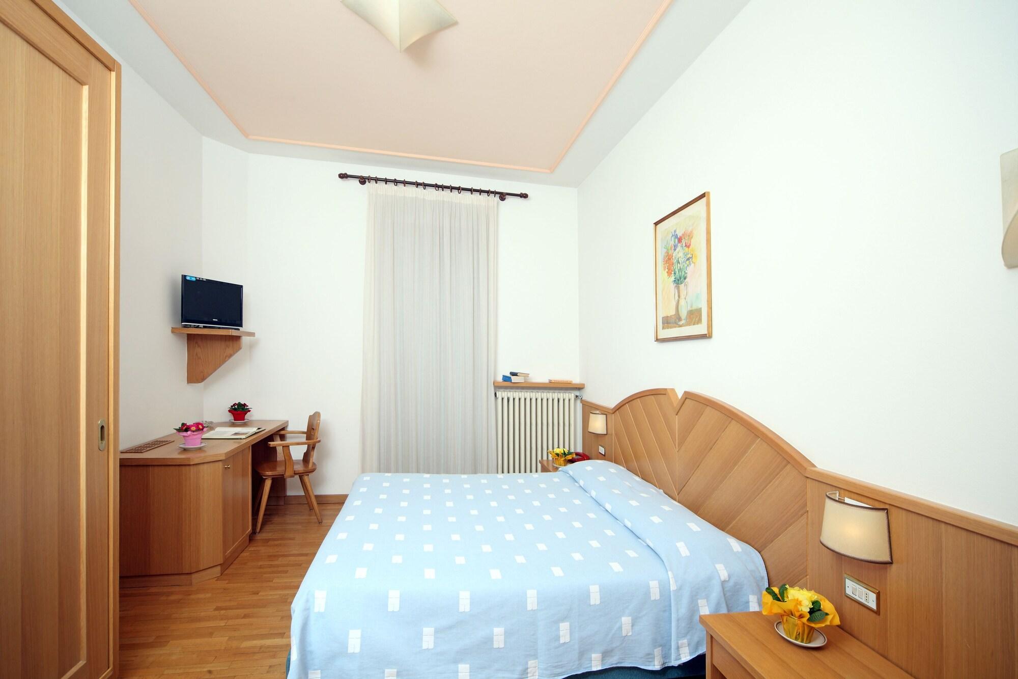Hotel Pinzolo-Dolomiti Esterno foto