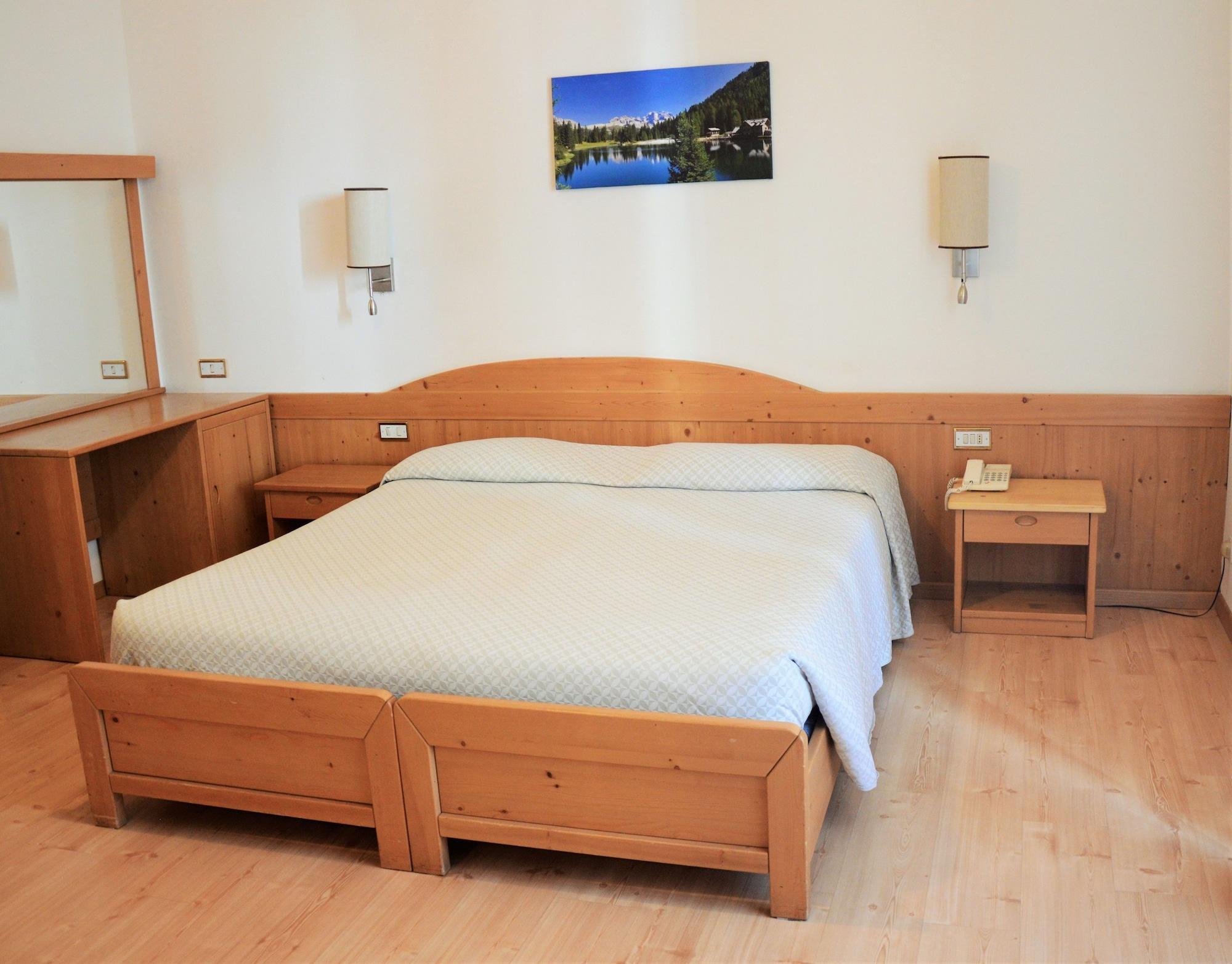 Hotel Pinzolo-Dolomiti Esterno foto
