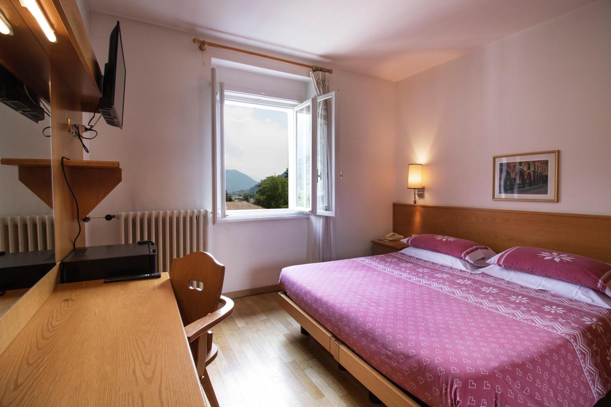 Hotel Pinzolo-Dolomiti Esterno foto