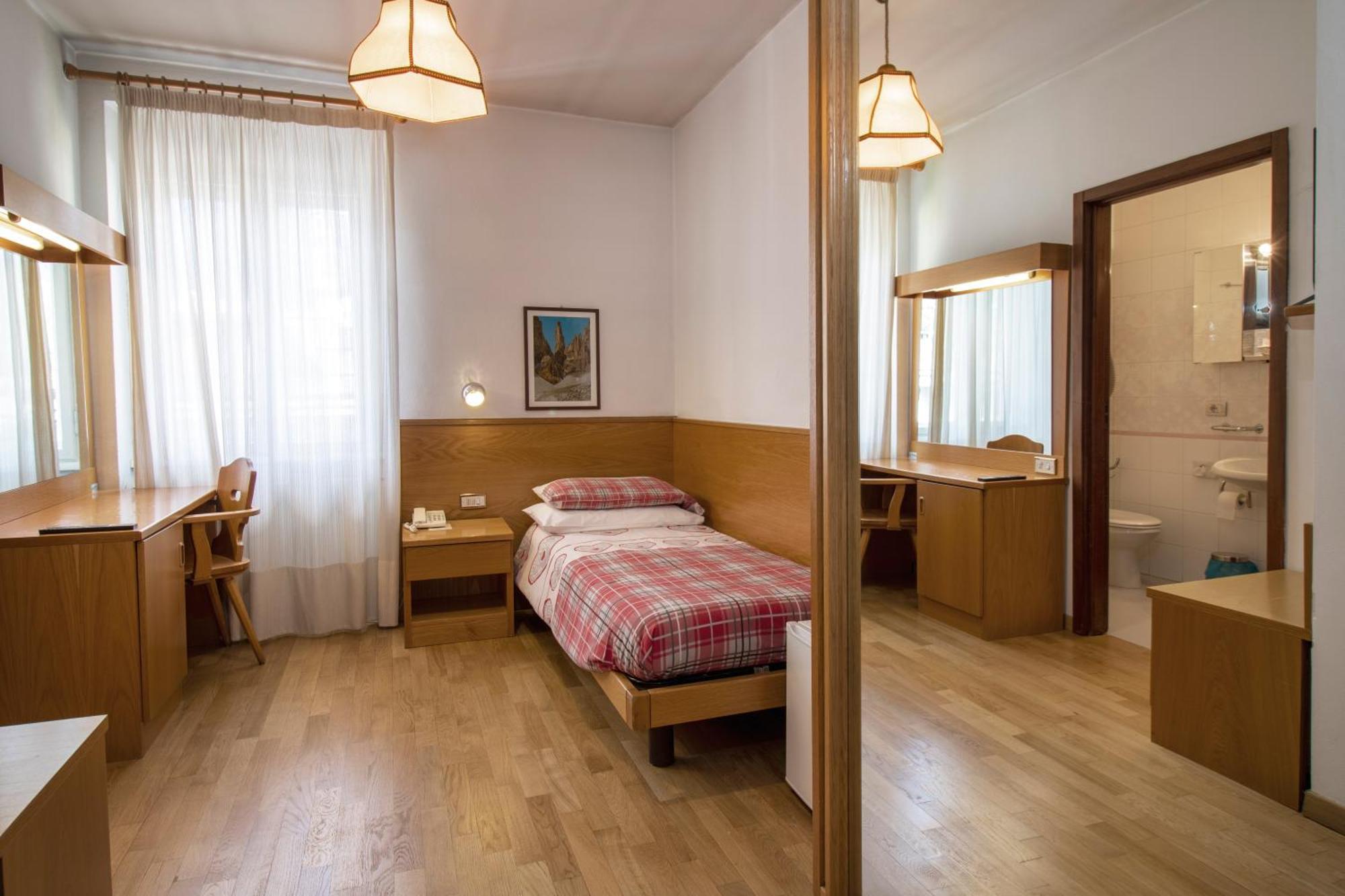 Hotel Pinzolo-Dolomiti Esterno foto