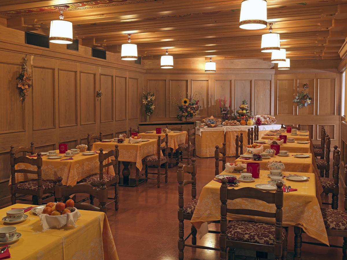 Hotel Pinzolo-Dolomiti Esterno foto