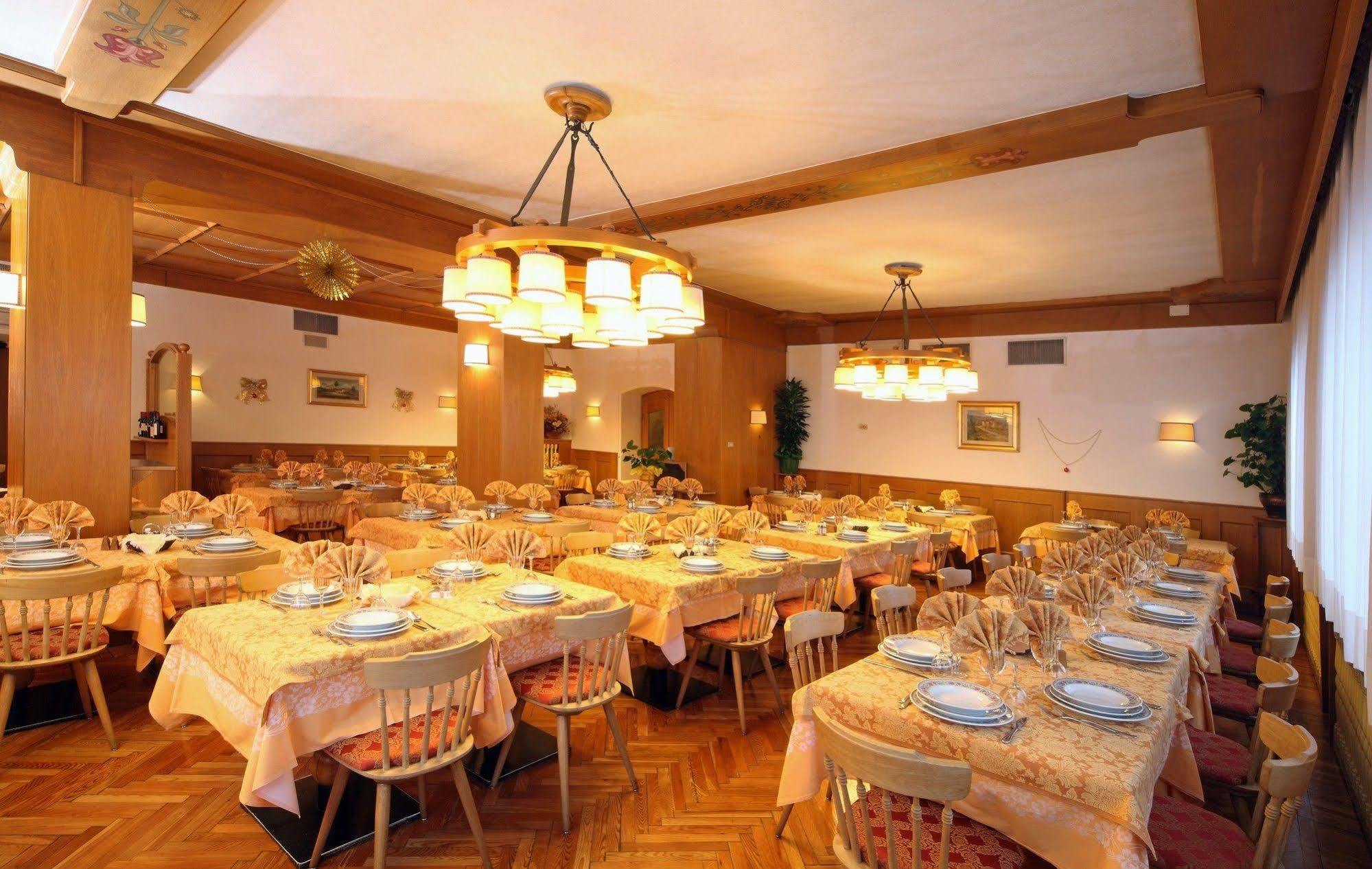 Hotel Pinzolo-Dolomiti Esterno foto